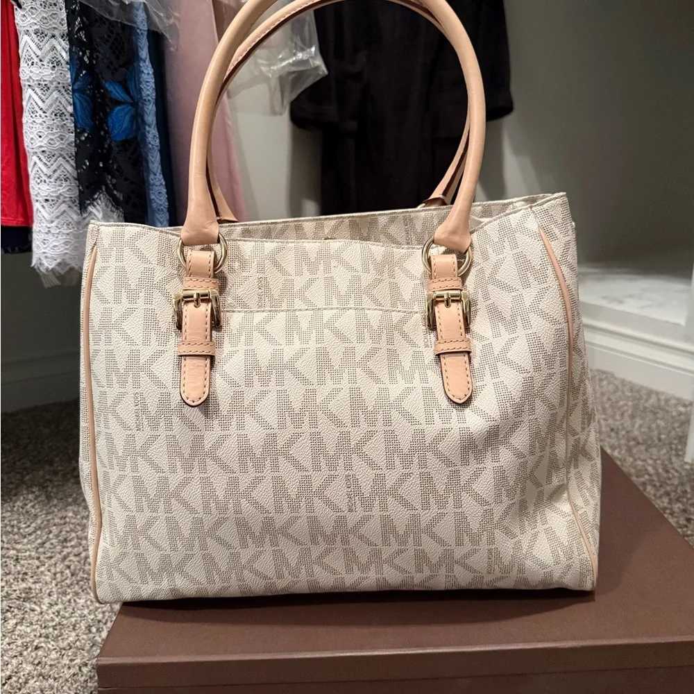 Michael Kors Cream and Tan Logo Tote - Picture 1 of 6